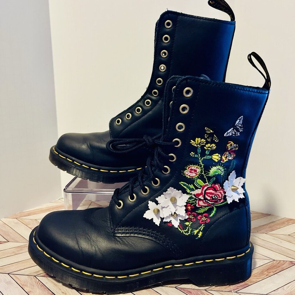 Dr Martens 1490 Floral Bloom Nappa Leather 8 L Black‎ Boots Venus Fly Trap Spike - Picture 2 of 9